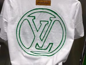 Replica Designer Louis Vuitton Simple Embroidered Print T-Shirt